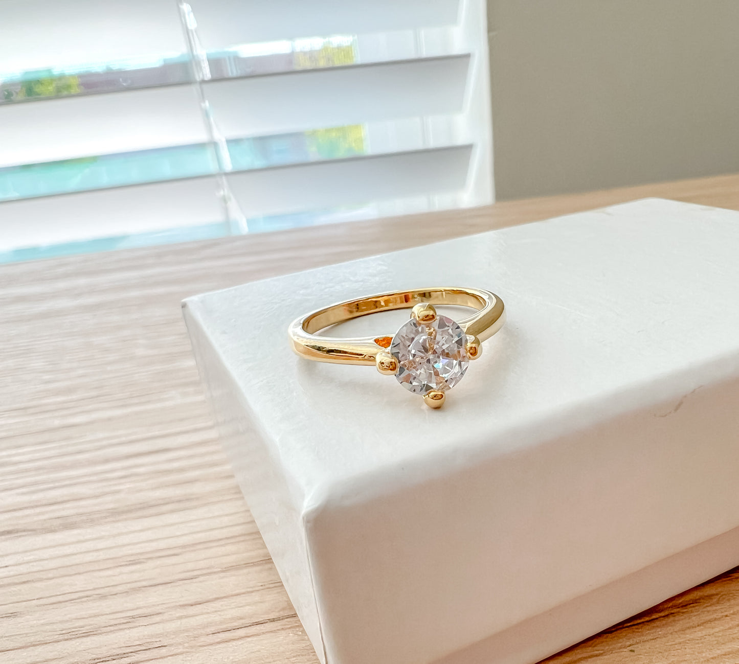 Lily's Love Ring – Solitaire Zirconia