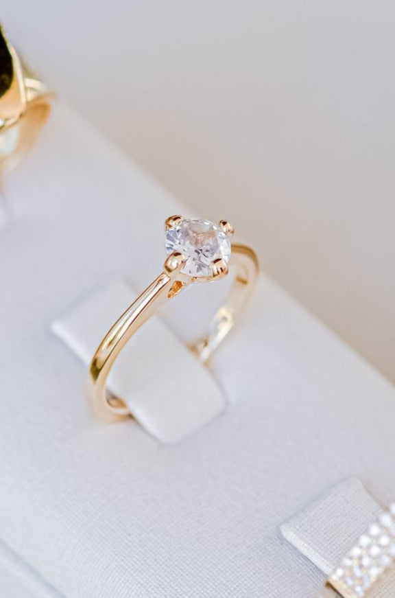 Lily's Love Ring – Solitaire Zirconia