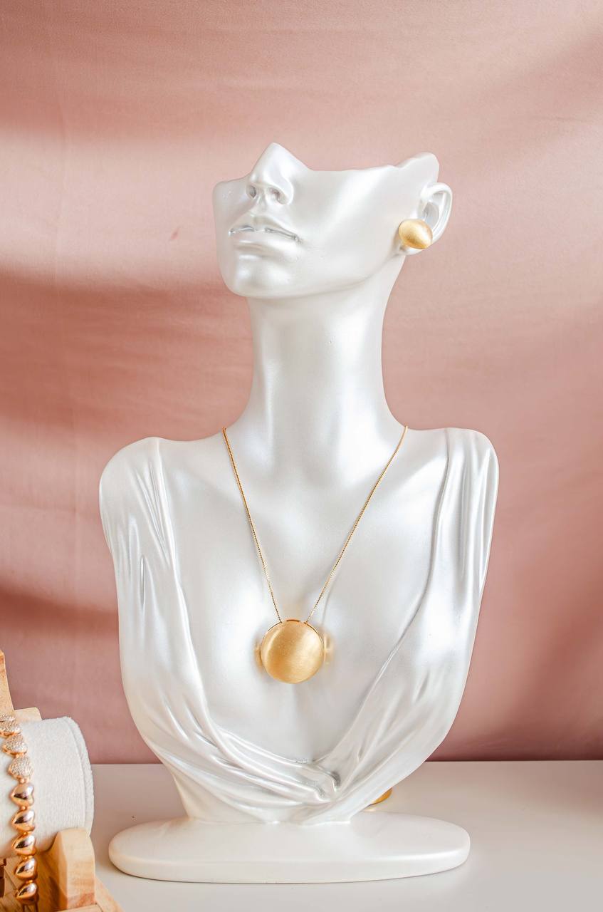 Round Matte Pendant Necklace