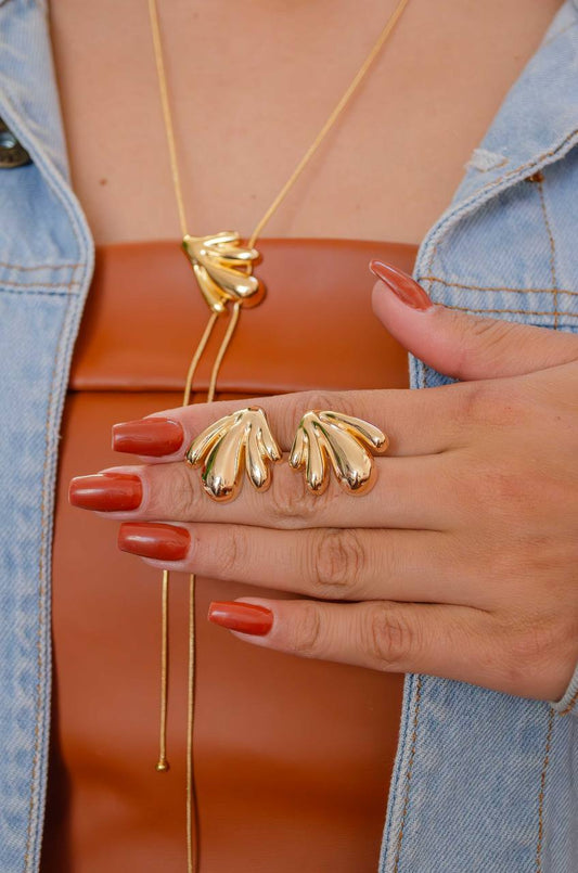 Gold Organic Shell Set Necklace & Stud Earrings